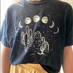 Cold Crush tee of moon phases + desert outline, size large, fits M